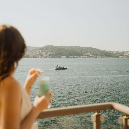 Radisson Blu Bosphorus Hotel Istambul Exterior foto View of the Gulf of Pag from the town of Pag