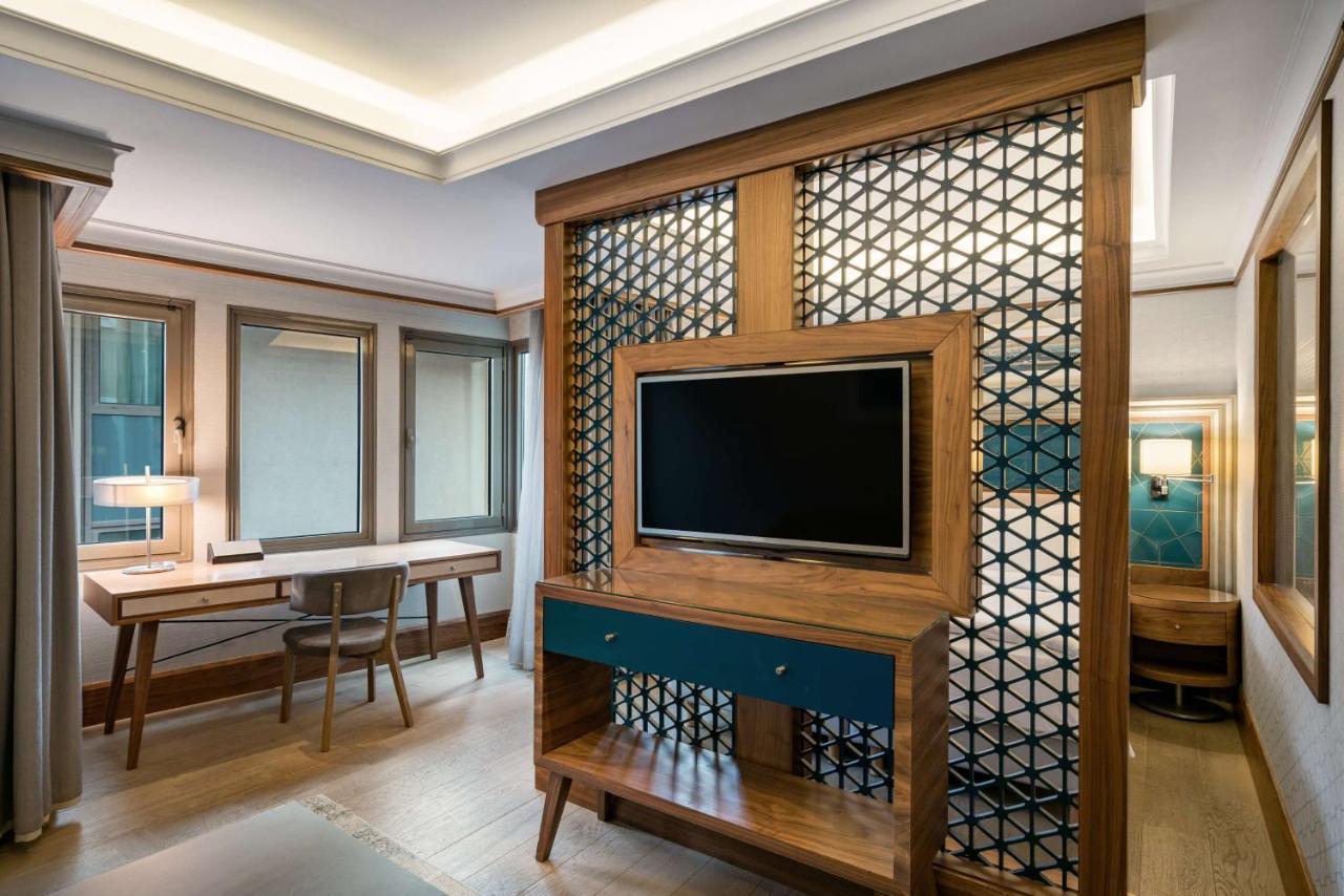 Radisson Blu Bosphorus Hotel Istambul Exterior foto A room at the hotel
