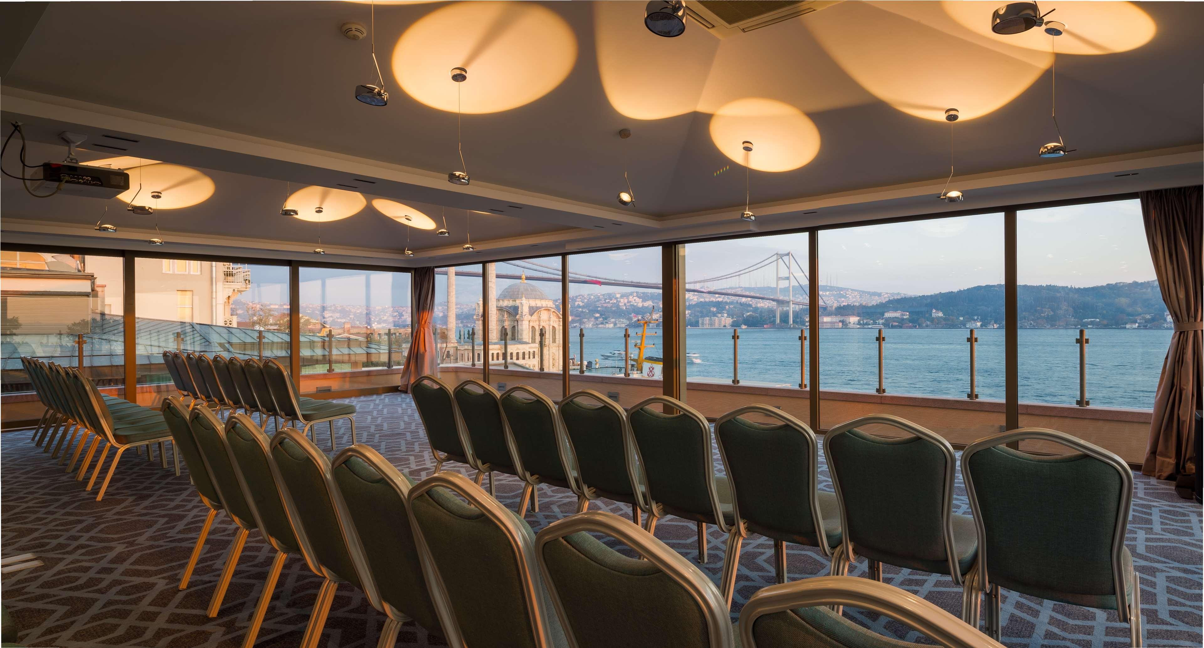Radisson Blu Bosphorus Hotel Istambul Exterior foto The interior of the conference centre