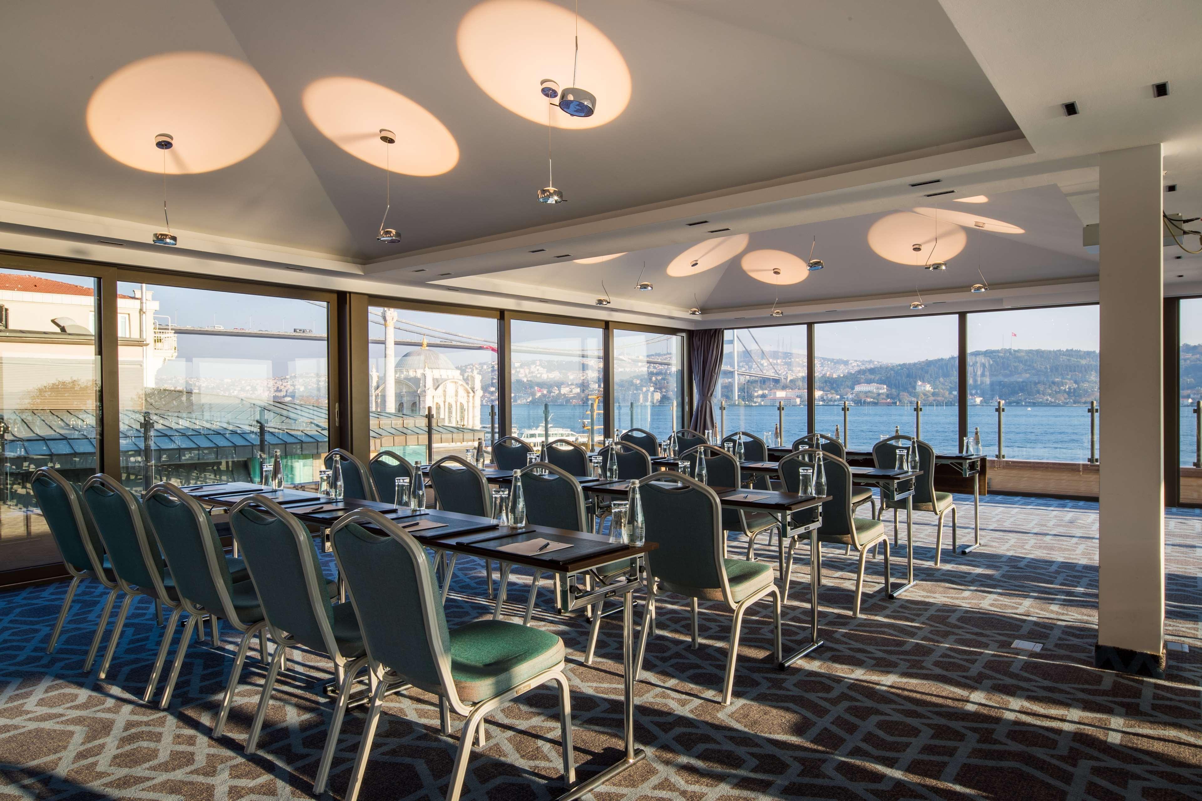 Radisson Blu Bosphorus Hotel Istambul Exterior foto The Westin Harbour View