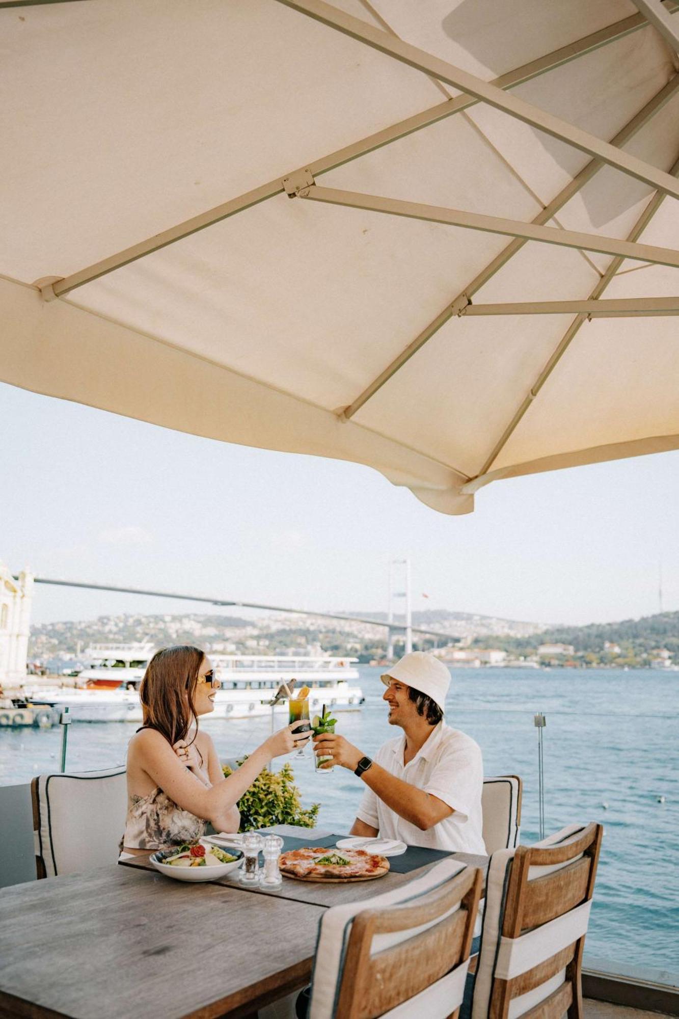 Radisson Blu Bosphorus Hotel Istambul Exterior foto The Bosphorus